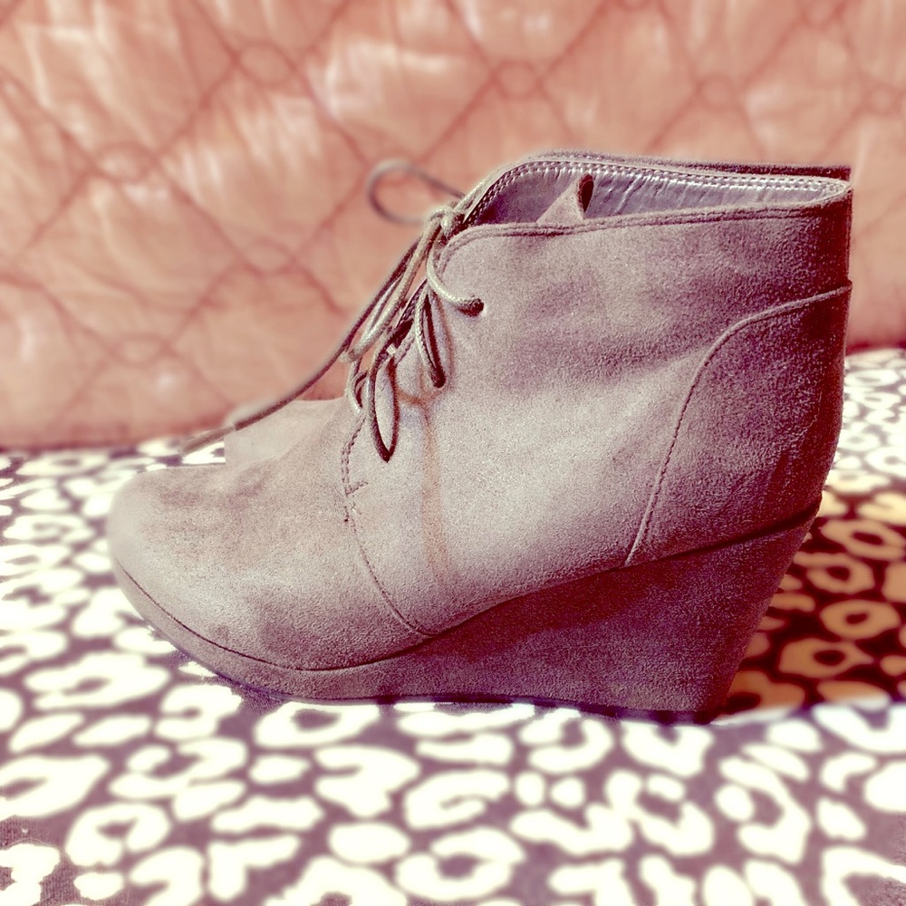 Journee Collection wedge booties